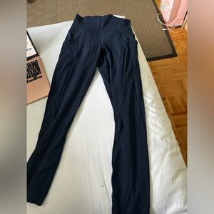 Align leggings with pockets